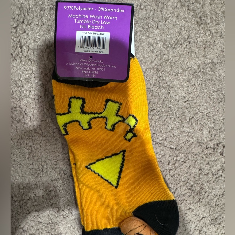 Halloween socks-size 9-11 - Picture 3 of 3